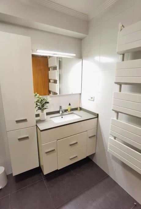 Completo Apartamento A Un Paso De La Concha Сан-Себастьян Екстер'єр фото